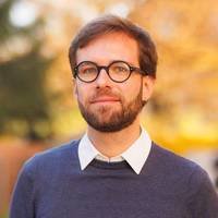 Fue el Concilio Vaticano II el que abrió el estudio de la teología a todos los creyentes; esta decisión es un verdadero «signo de los tiempos», que indica el camino recorrido por la Iglesia y el camino a seguir según el estilo de coparticipación.